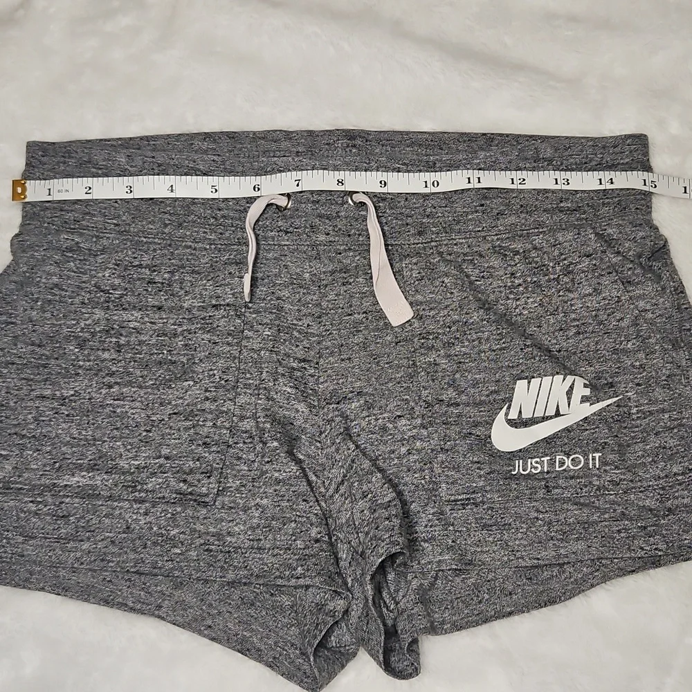 Nike Gym Vintage Heathered Charcoal Gray Shorts Drawstring Womens Size Small EUC